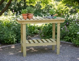 Stolik ogrodowy drewniany ze świerku